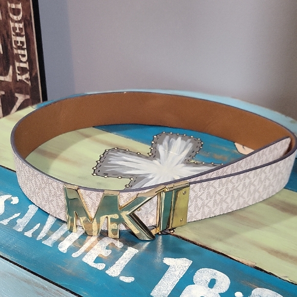 Michael Kors Accessories - Michael Kors Cream and Gold Women's Reversable Belt